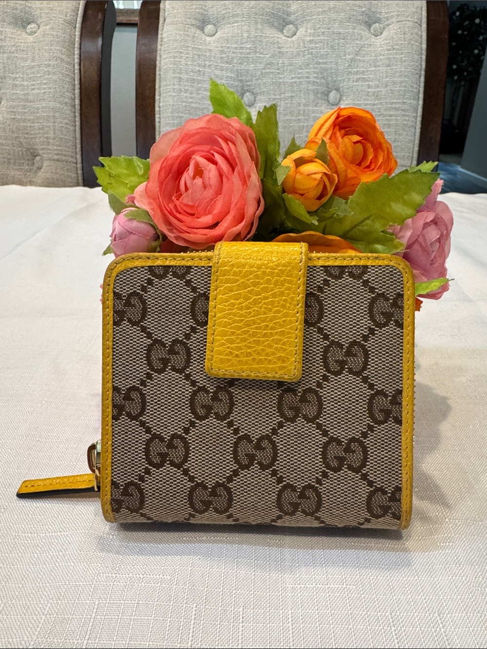 Authentic Gucci Beige GG Compact Wallet with Yellow Trim